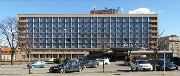 Newark Airport hotel parking